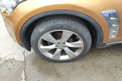 Infiniti QX70