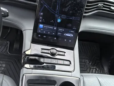 Nio ES8