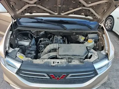 Wuling Hongguang V