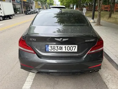 Genesis G70