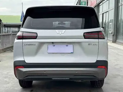 Wuling Xingguang 560