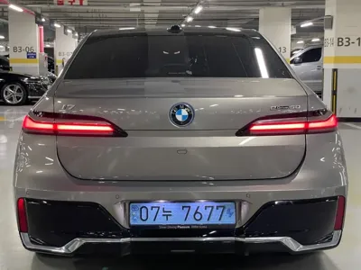 BMW i7