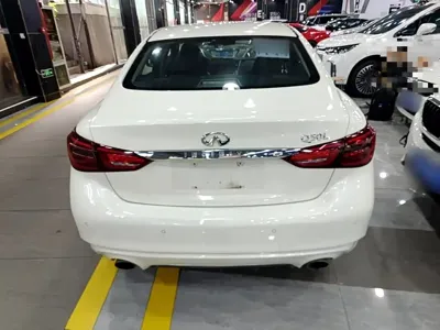 Infiniti Q50L