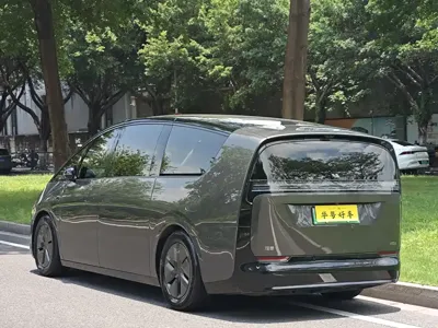 Li Auto Li MEGA