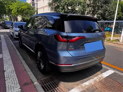 Nio ES8