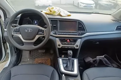 Hyundai Elantra (6th Generation
