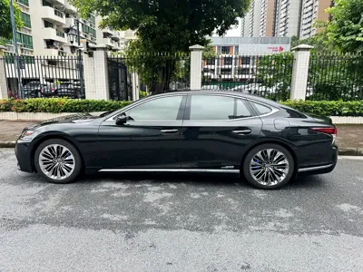 Lexus LS