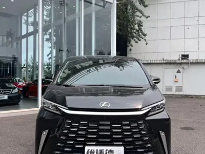 Lexus LM