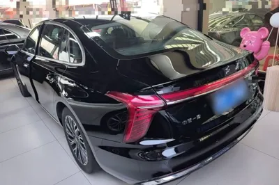 Hongqi H5