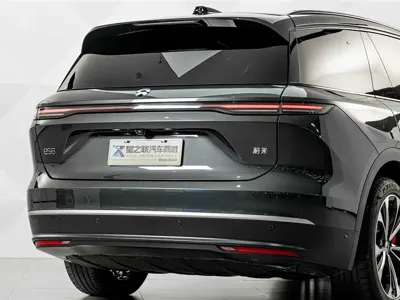 Nio ES8