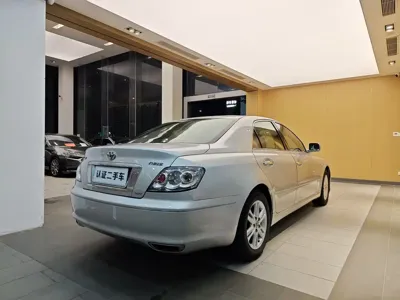 Toyota Reiz