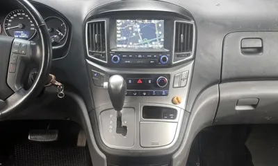 Hyundai Starex