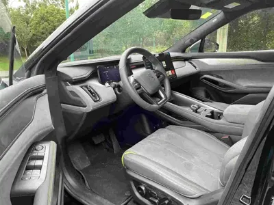 BYD L EV