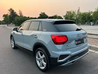 Audi Q2L