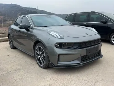 Lynk & Co 03