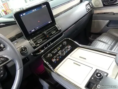 Lincoln Navigator