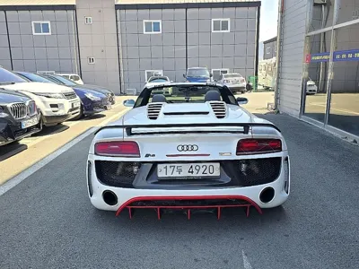 Audi R8