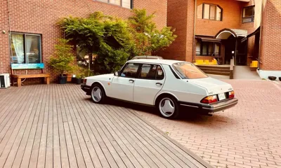 Saab 900