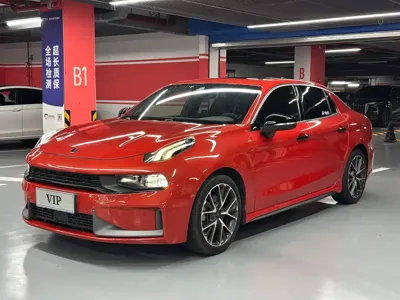 Lynk & Co 03