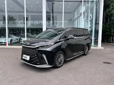 Lexus LM
