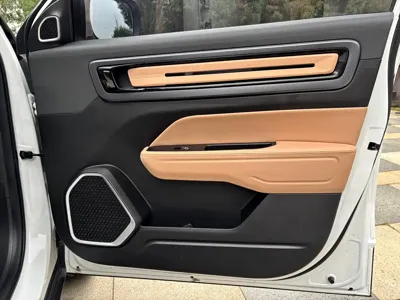 Geely ICON