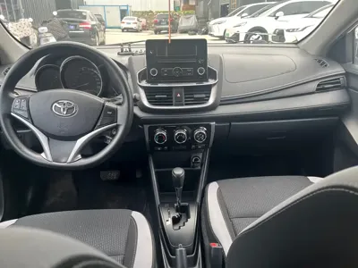 Toyota Yaris L