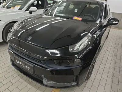Lynk & Co 03