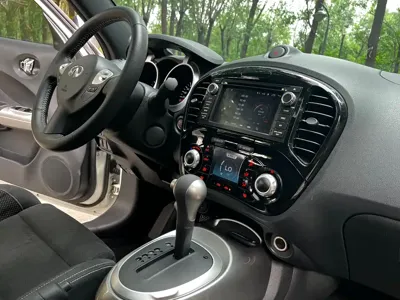 Infiniti ESQ