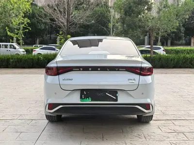 Geely L HiP