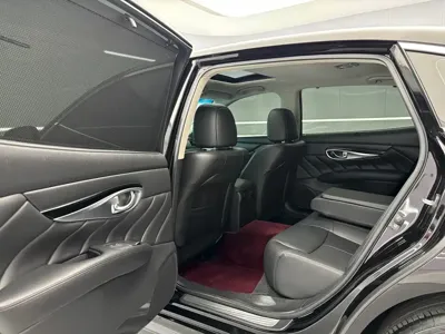 Infiniti Q70