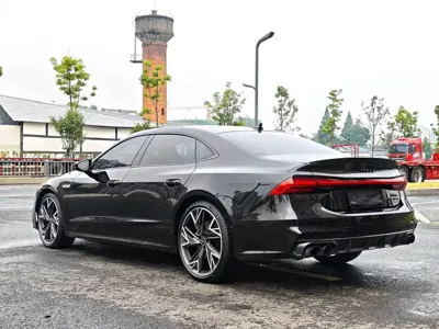 Audi A7L