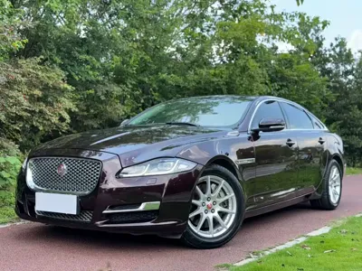 Jaguar XJ