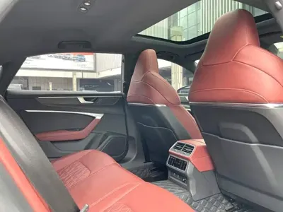Audi A7L