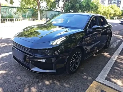 Lynk & Co 03