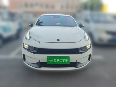 Lynk & Co 03