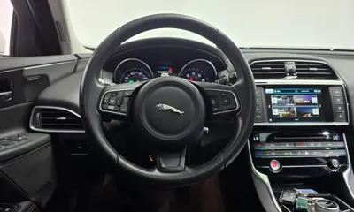 Jaguar XE