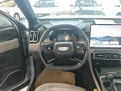 Geely Boyue L