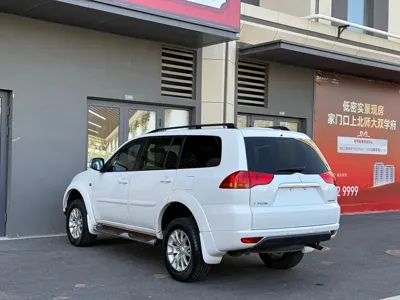 Mitsubishi Pajero Sport