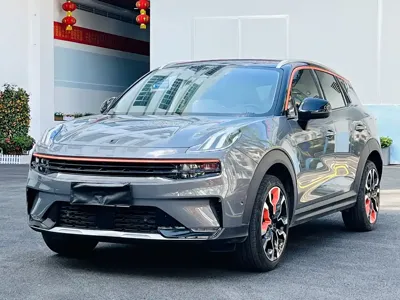 Lynk & Co 06