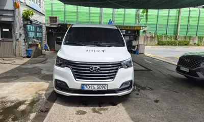 Hyundai Starex