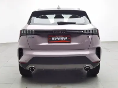 Lynk & Co 06