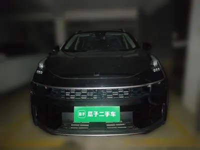 Lynk & Co 01