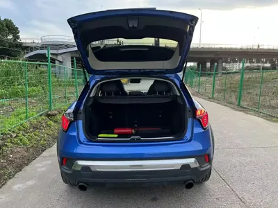Lynk & Co 02