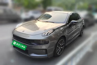 Lynk & Co 03