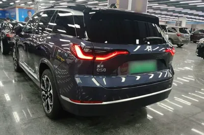 Nio ES8