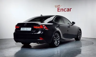 Lexus IS