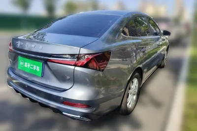 Roewe i5