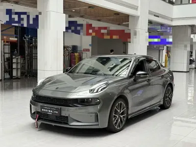 Lynk & Co 03