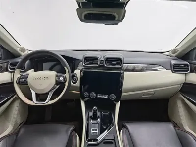 Lynk & Co 02