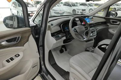 Roewe iMAX8